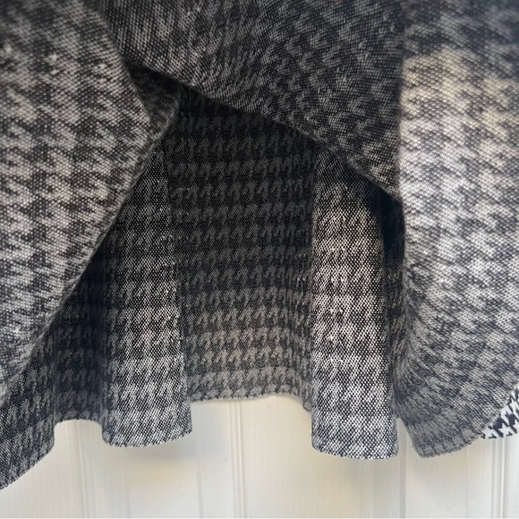 $10 Deals🤝🔖Mia Mod houndstooth heavy knit skirt unlined knee length high waist - Picture 4 of 5